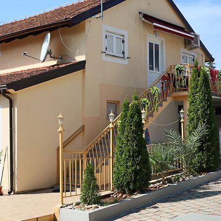 Amore House With Apartment 乌马格 外观 照片